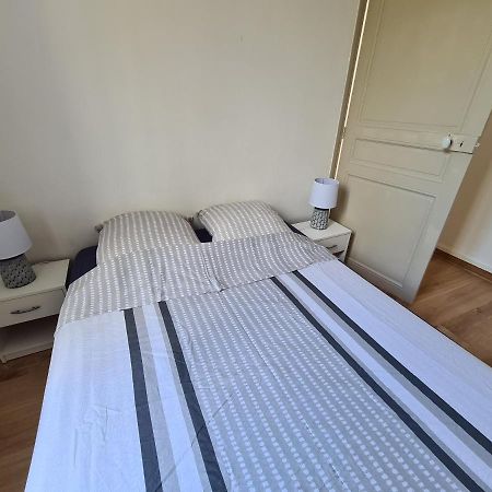 Appartement 60M2 Rdc Avec Jardin Saint-Genis-des-Fontaines Экстерьер фото